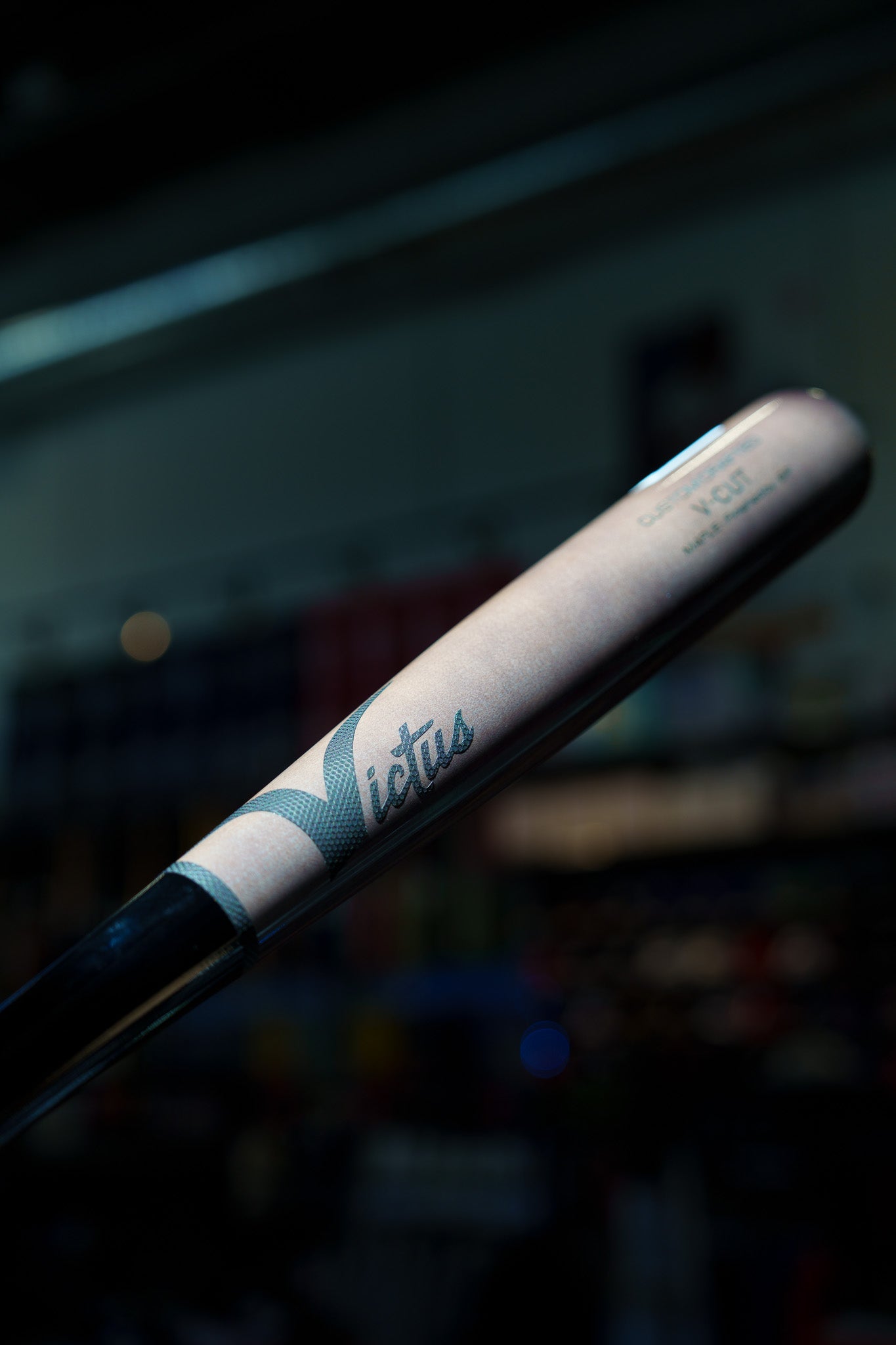 BÂTON DE BOIS EN ÉRABLE V-CUT GLOSS