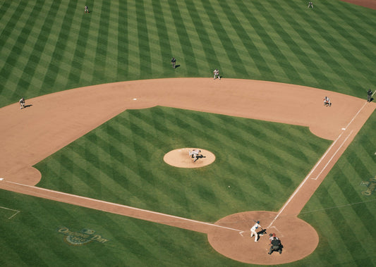 Match de baseball sur terrain naturel